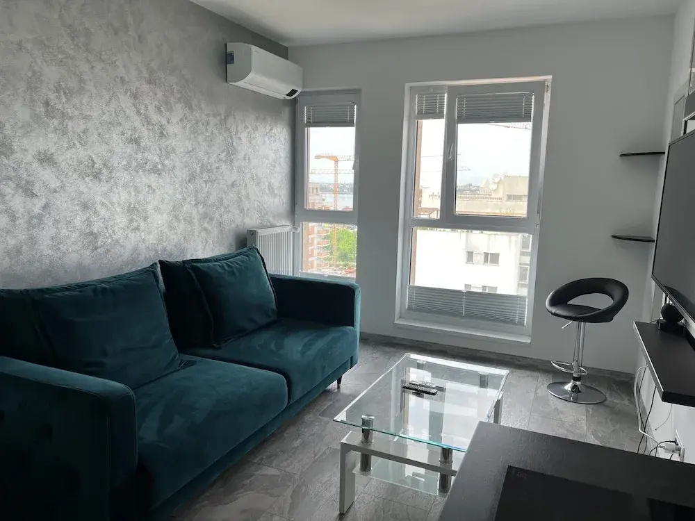 Cozy 2-Room Penthouse Lakeview W14, photo 4