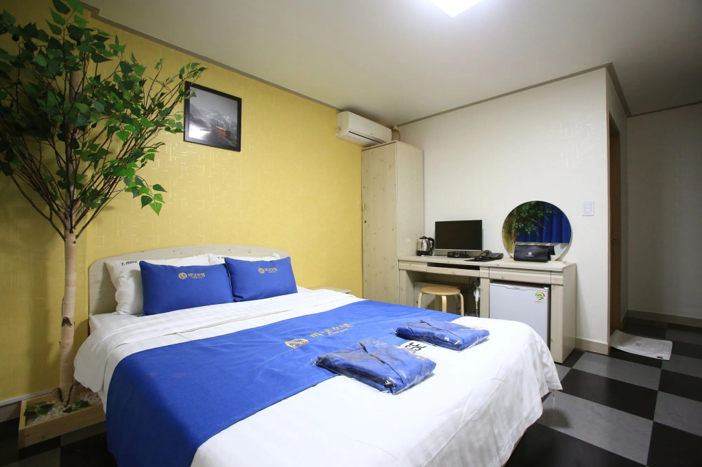 Peanut Hotel — photo 7