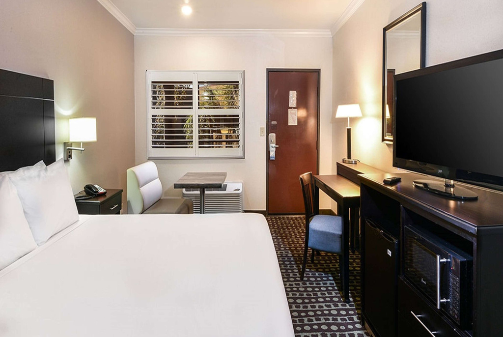 Travelodge by Wyndham Commerce Los Angeles Area — photo 6