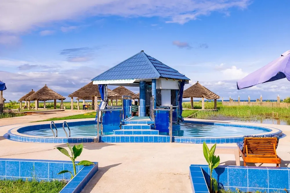 Sea-front Suite - Sleeps 3 - Balcony - Pool — photo 7
