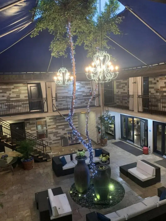 L.A. Sky Boutique Hotel — photo 2