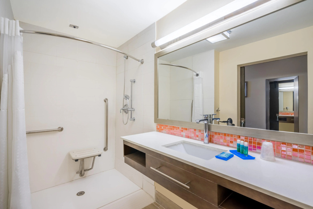 Holiday Inn Express & Suites Nassau by IHG — photo 8