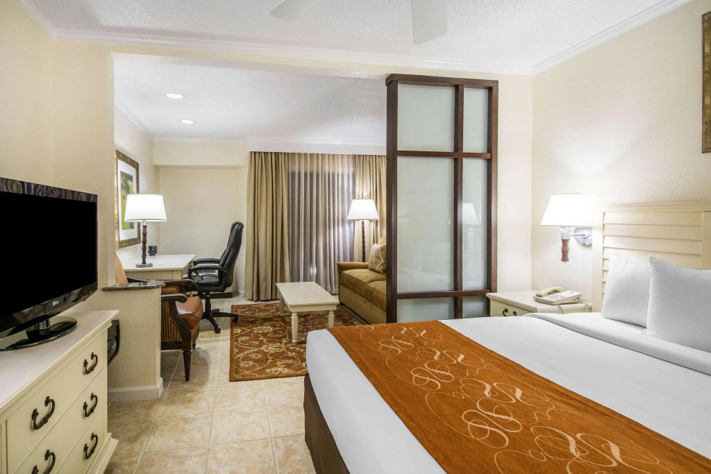 Comfort Suites Paradise Island, photo 3