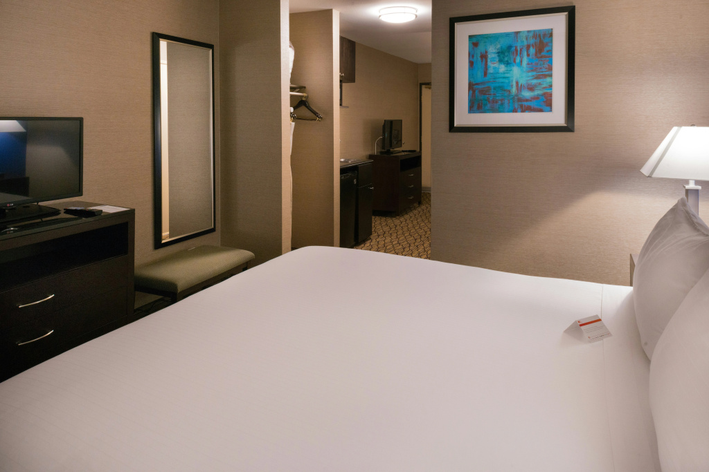 Holiday Inn Express & Suites Pasadena - Los Angeles by IHG — photo 5