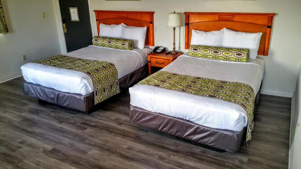 Jewel City Inn, photo 2