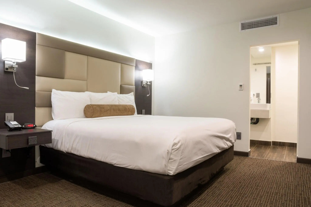 Hotel Xilo Glendale, photo 4