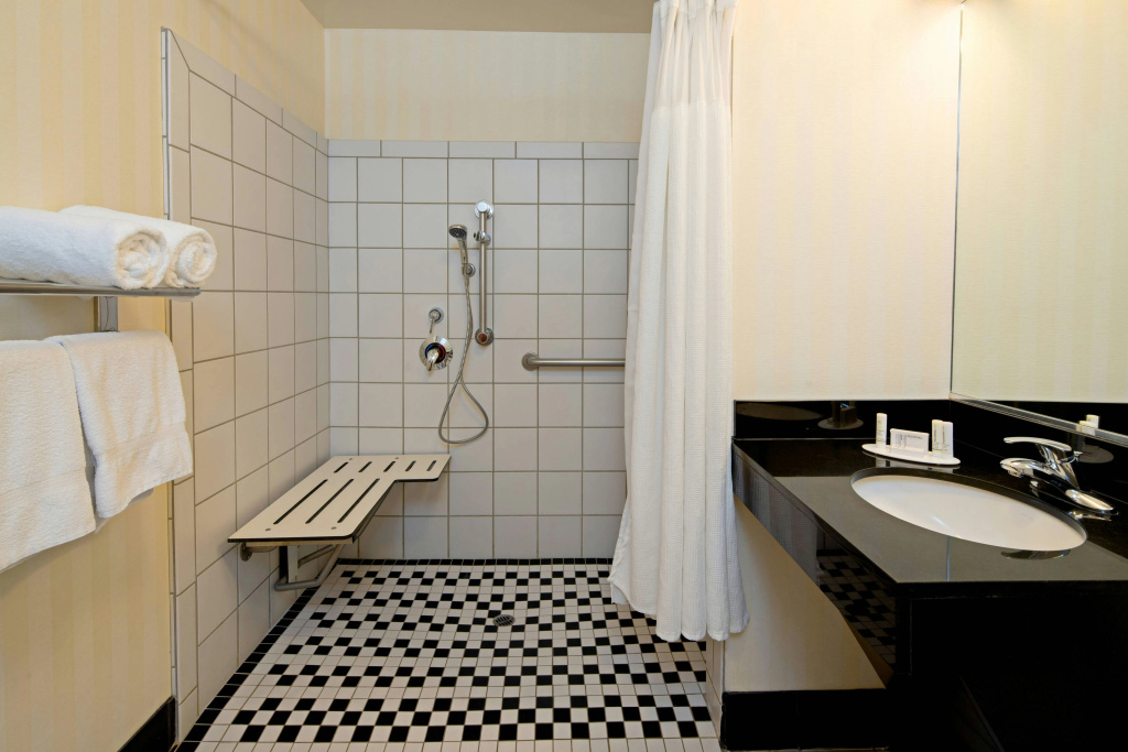 Fairfield Inn & Suites by Marriott Los Angeles West Covina — photo 8