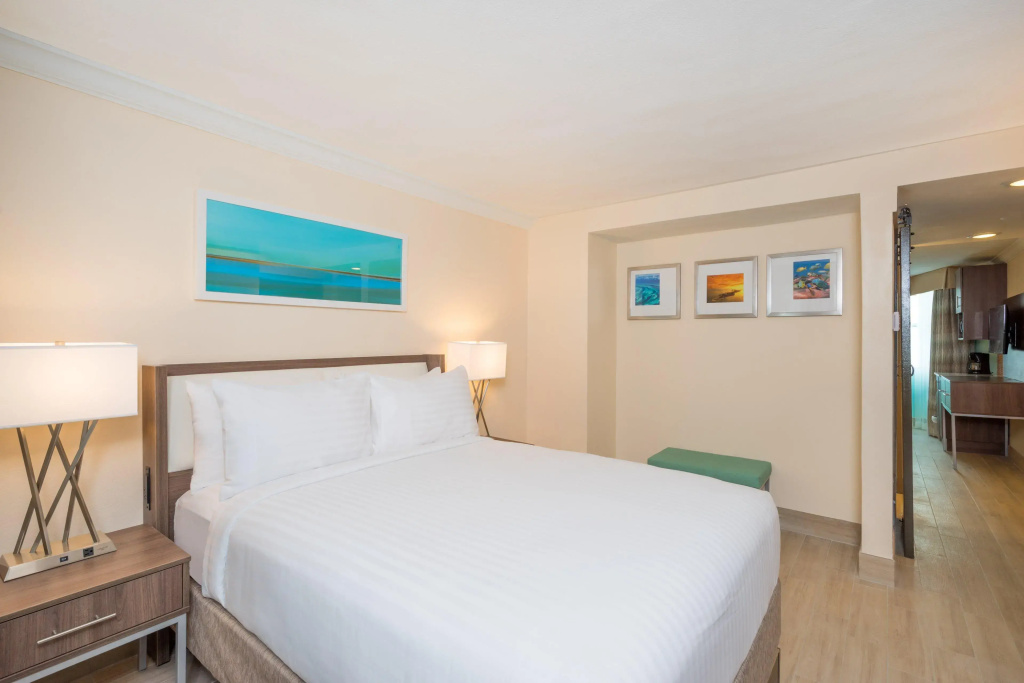 Holiday Inn Express & Suites Nassau by IHG, photo 3