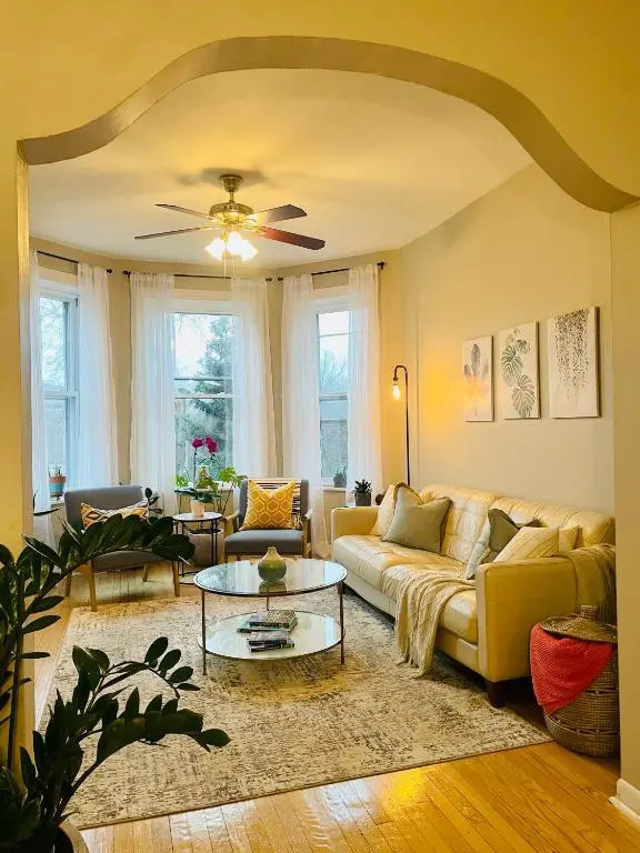 Sunny, Spacious, 3BR 1BA Davlin INN Chicago — photo 8