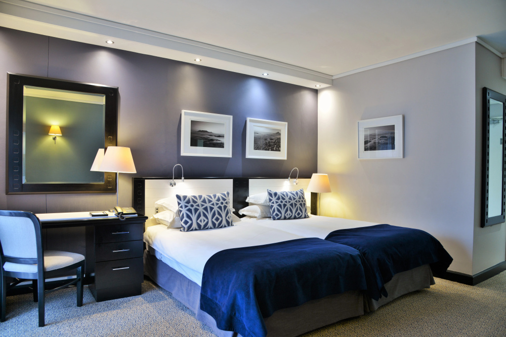 The Commodore Hotel — photo 7