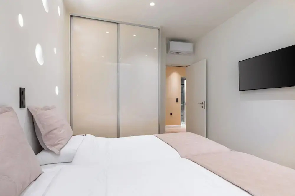 J&A Luxury Residence, photo 3