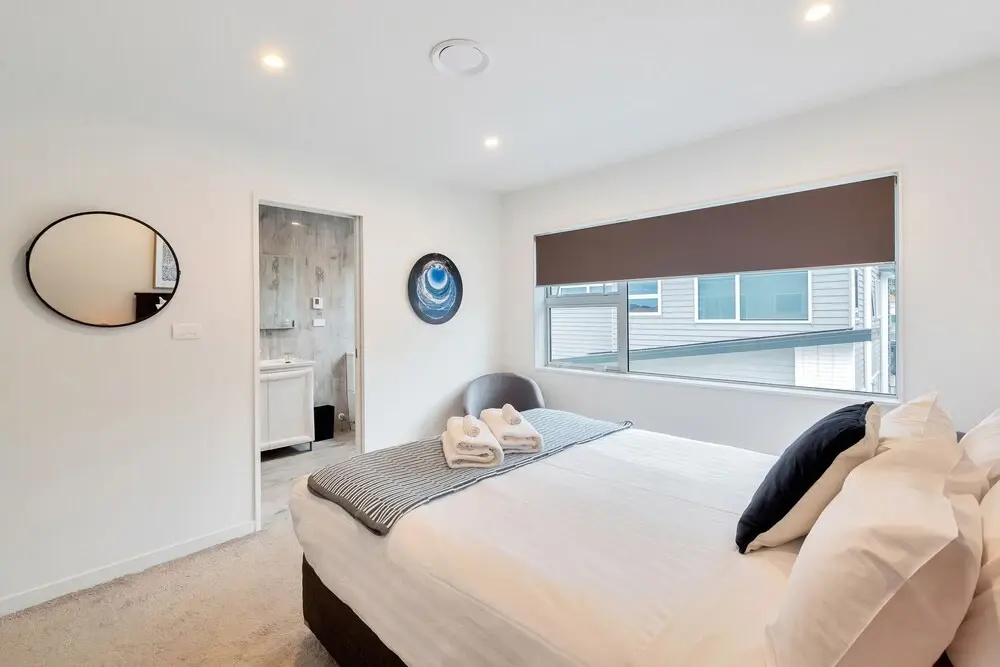 Elegant and Stylish Retreat in Epsom — photo 6