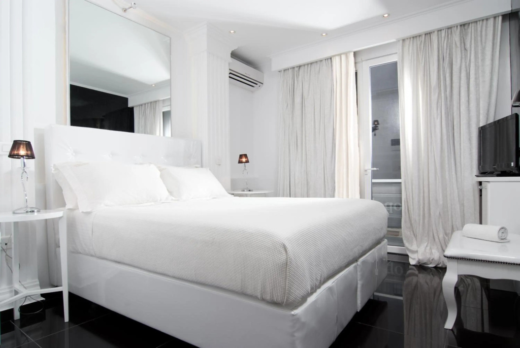 New Hotel Charlemagne — photo 8