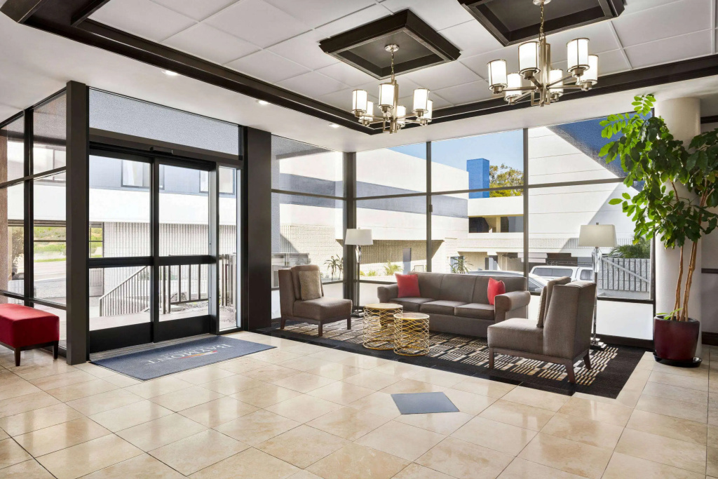 Baymont by Wyndham Monterey Park — photo 2