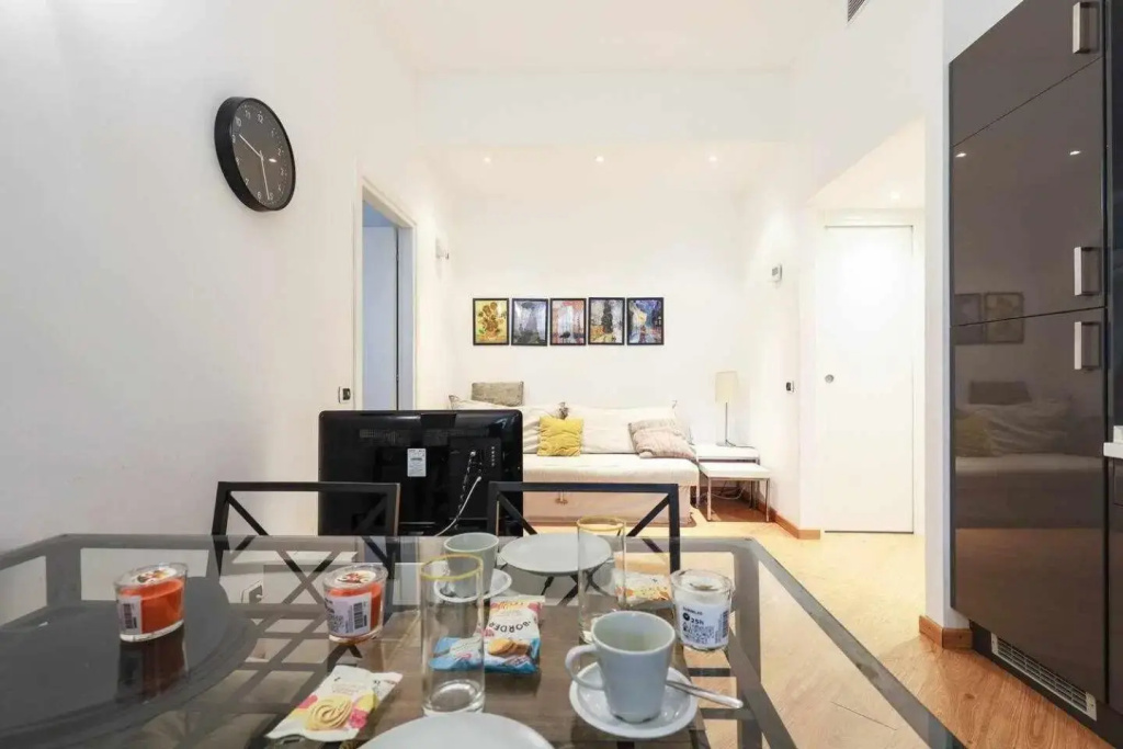 SV18C Charming modern flat S Ambrogio — photo 6