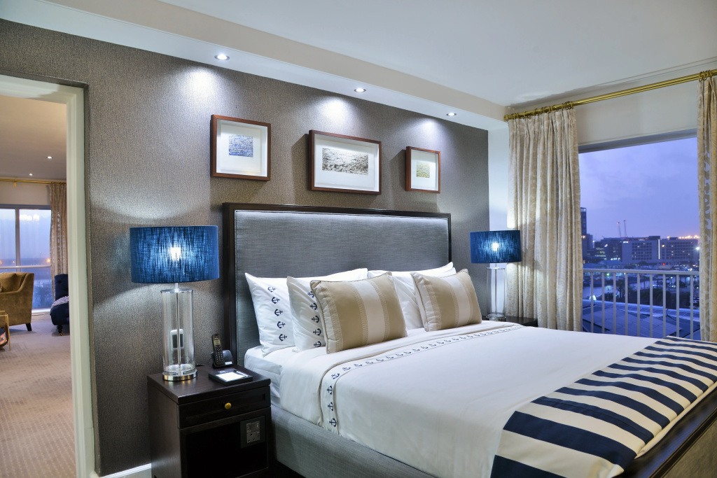 The Commodore Hotel, photo 3