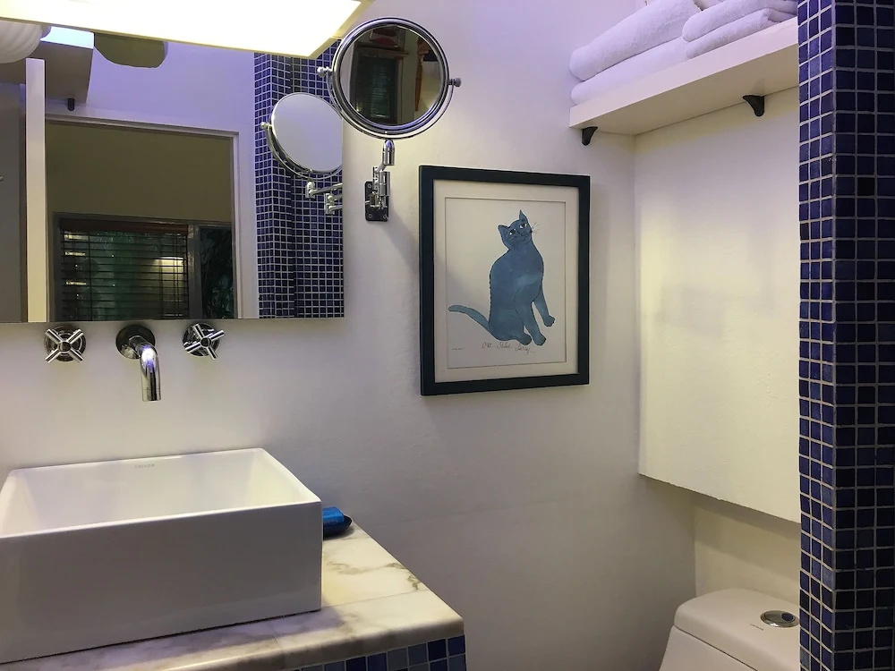 Lez Lezards Bed & Breakfast — photo 8