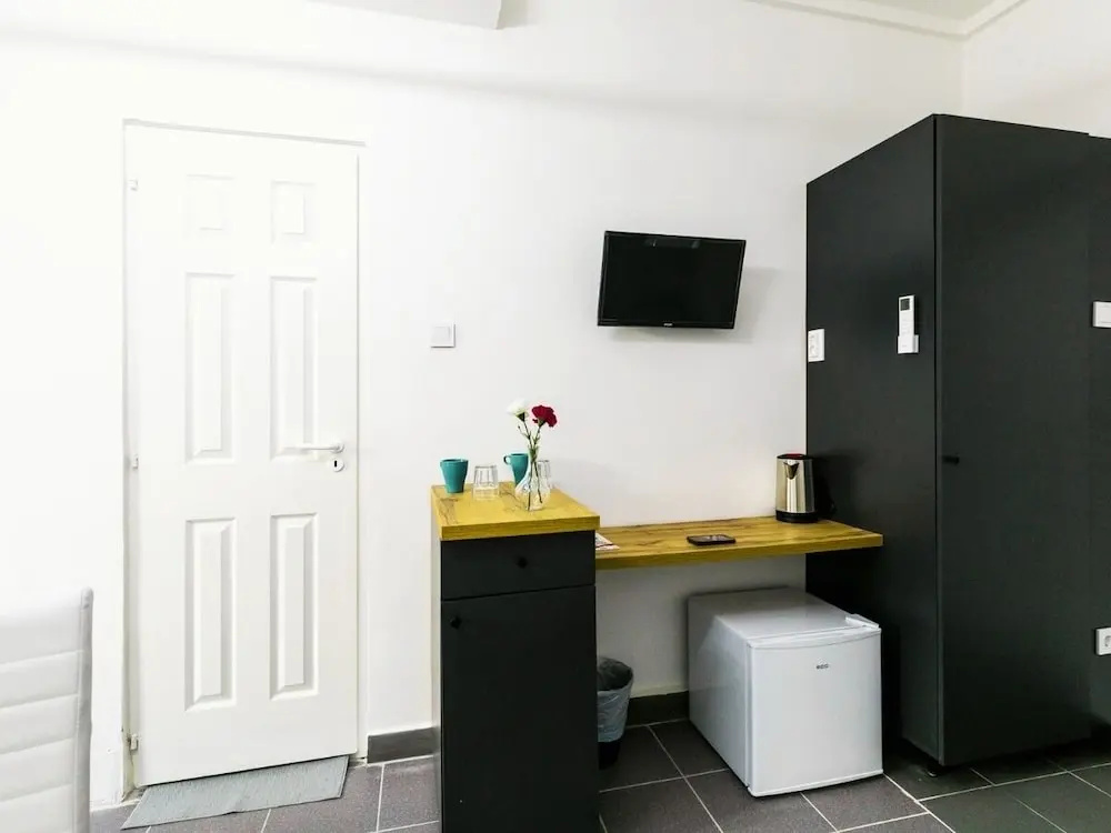Mariposa Apartments — photo 7