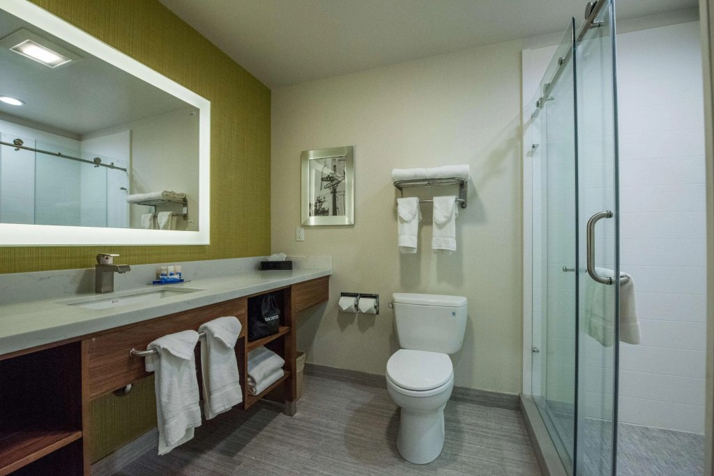 Best Western Plus Gardena Inn & Suites — photo 8