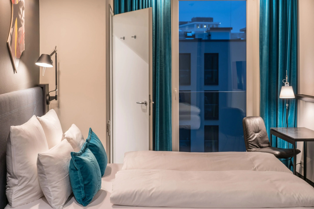 Motel One Berlin-Alexanderplatz — photo 4