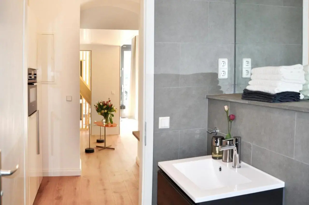 Stylish New Cube Loft by Berlin-Wall-Apartments — photo 4