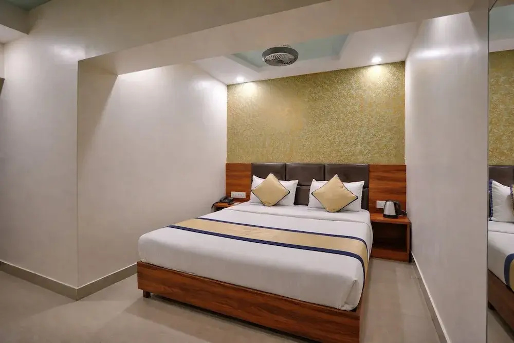 Glitz Saineel Executive Near Juhu Beach, photo 5