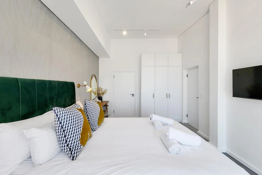 Chic Rooftop Apartment by the Sea 6onn Sea Point, photo 5