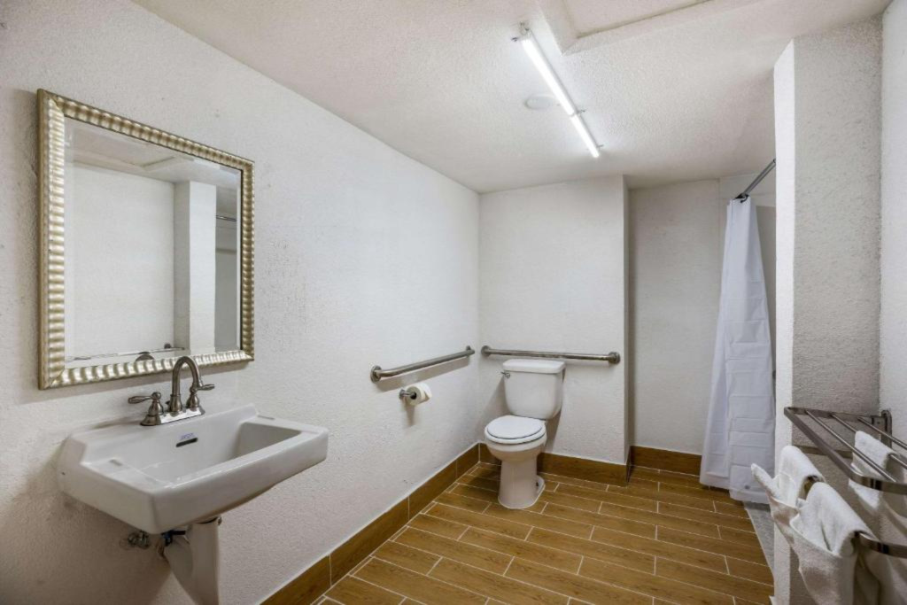 OYO Hotel Orlando Airport — photo 8