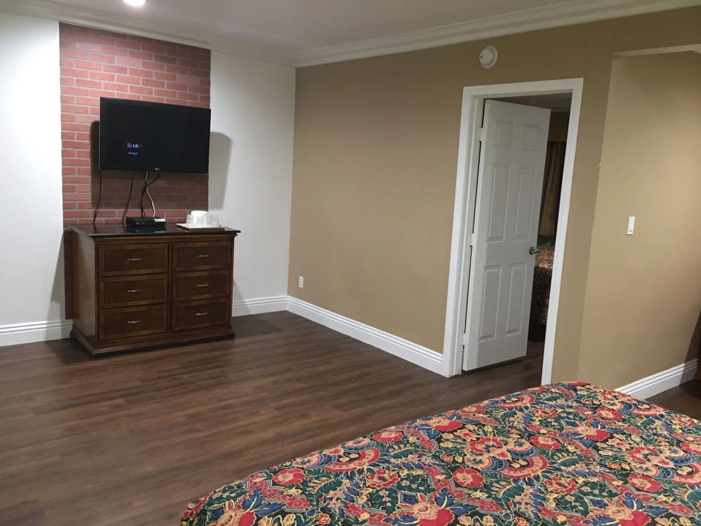 American Inn & Suites LAX — photo 6