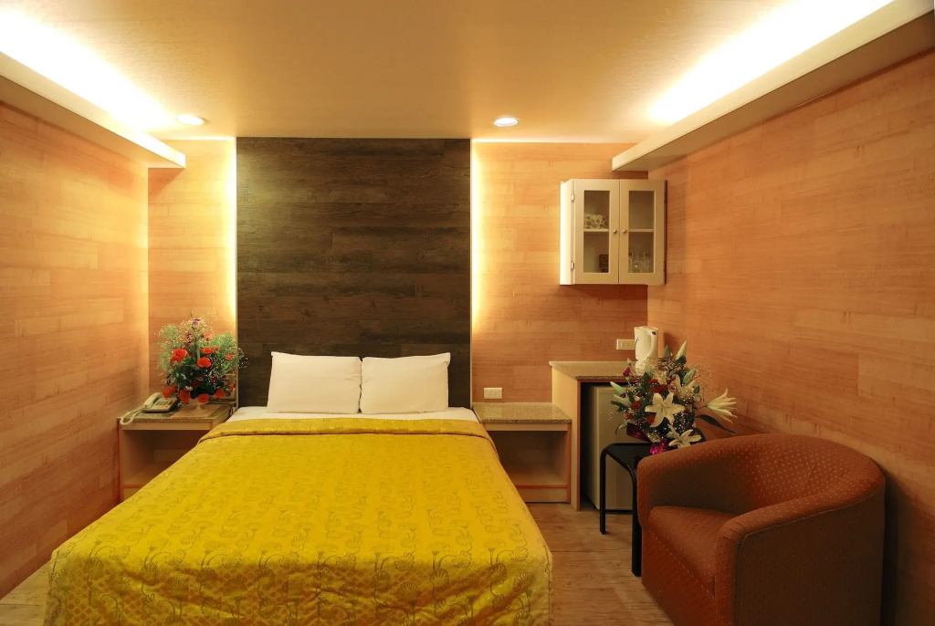 Empire Hotel — photo 4