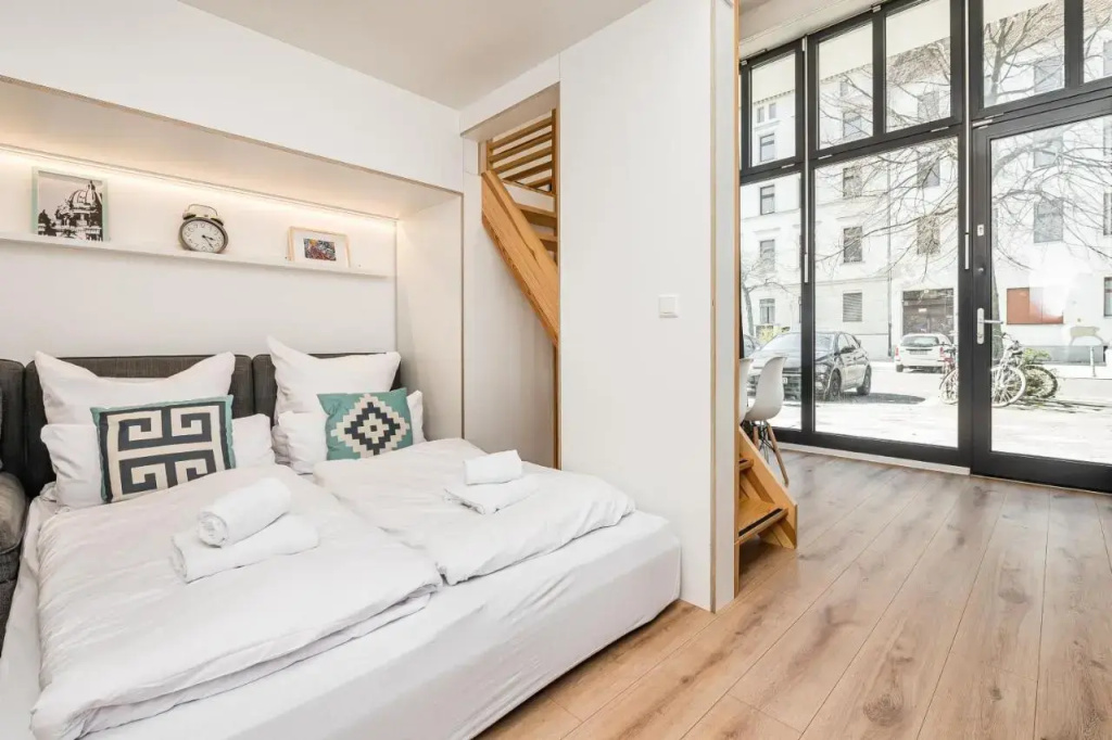 Stylish New Cube Loft by Berlin-Wall-Apartments — photo 2