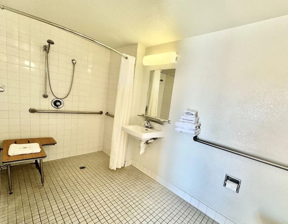 Studio 6 Suites – Bellflower, Ca  - Los Angeles — photo 8