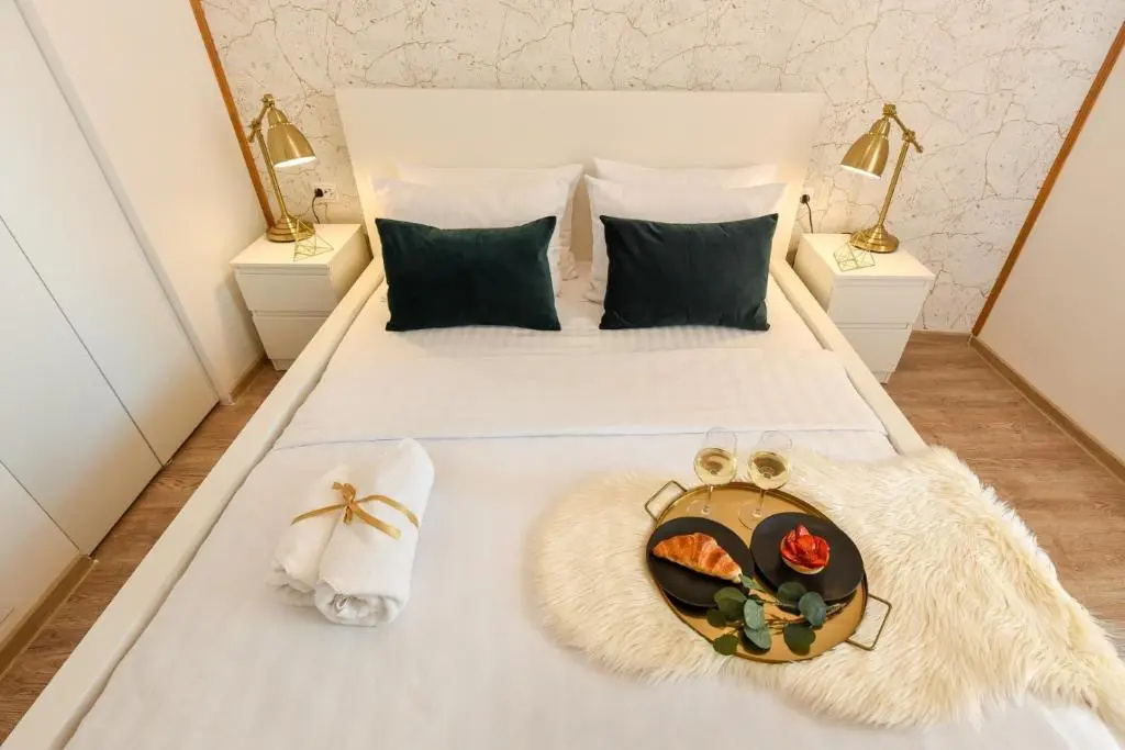 GOLDEN TOUCHES - Elegant - Armeneasca Central Apt, photo 4