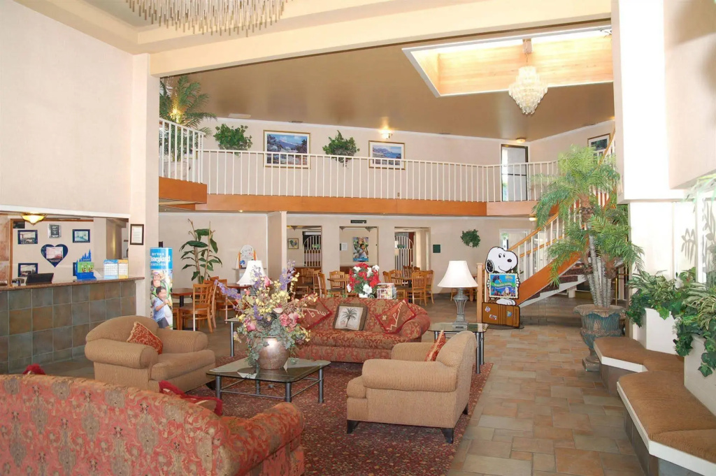 The Buena Park Hotel & Suites, photo 2