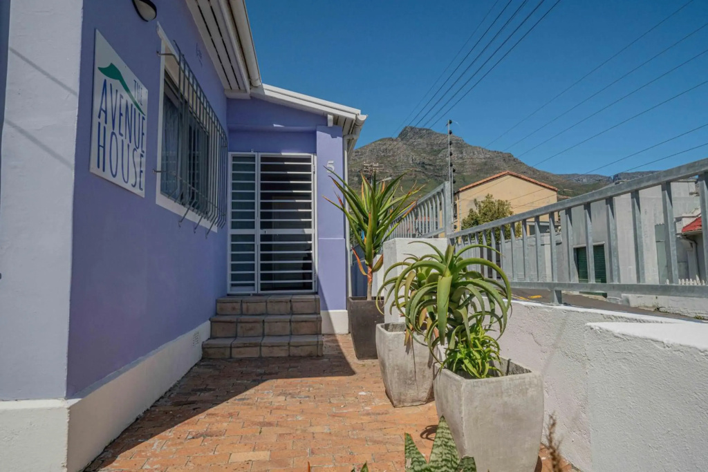 The Avenue House