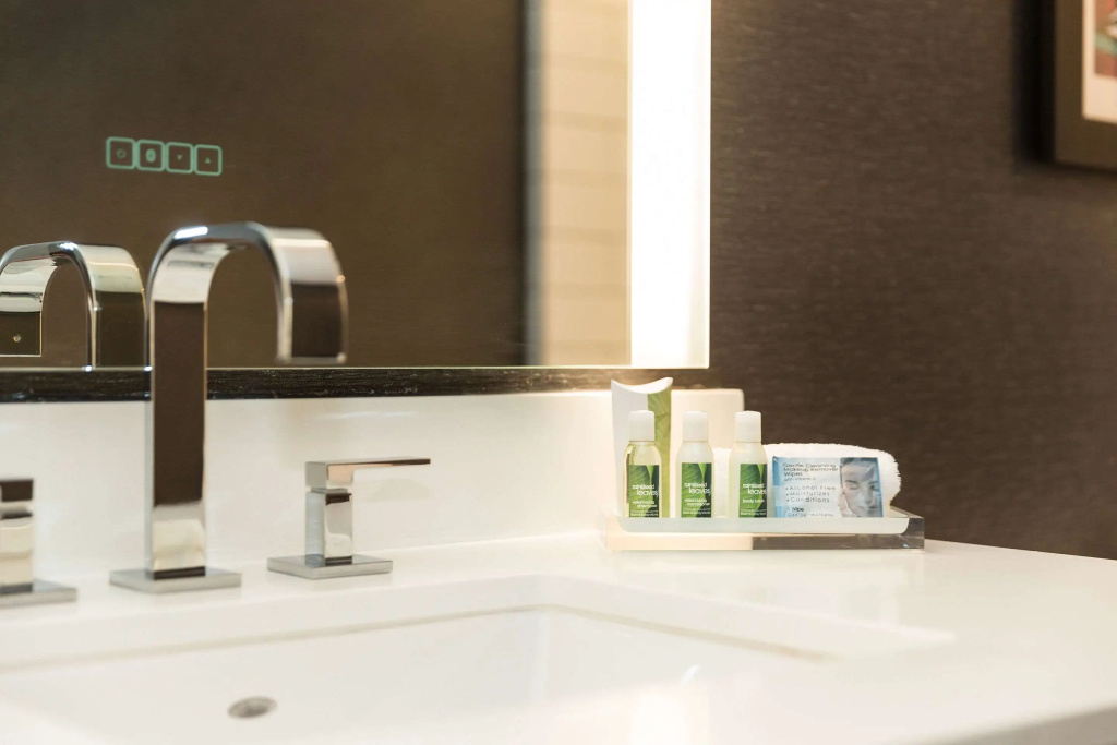 Cambria Hotel LAX — photo 8