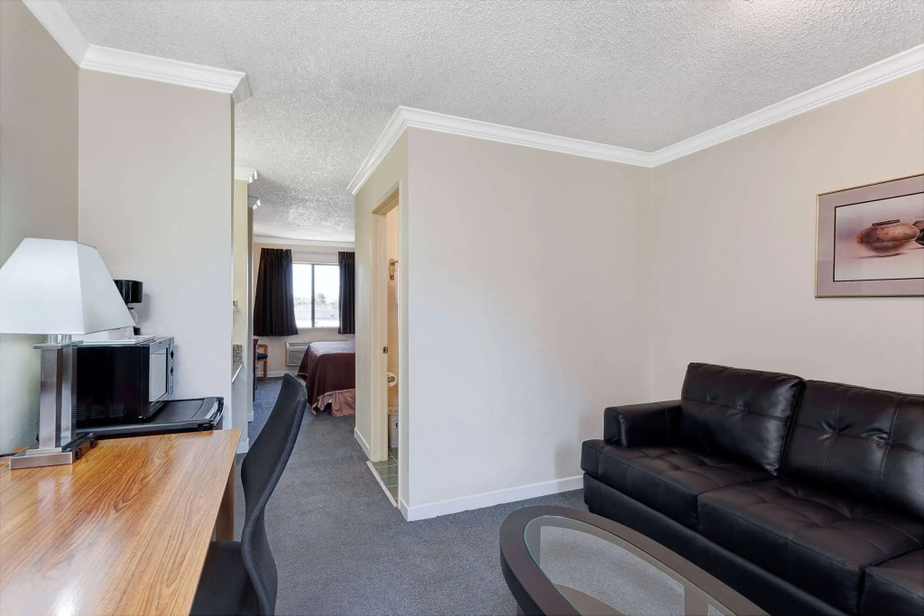 Travelodge by Wyndham Pasadena Central, photo 2