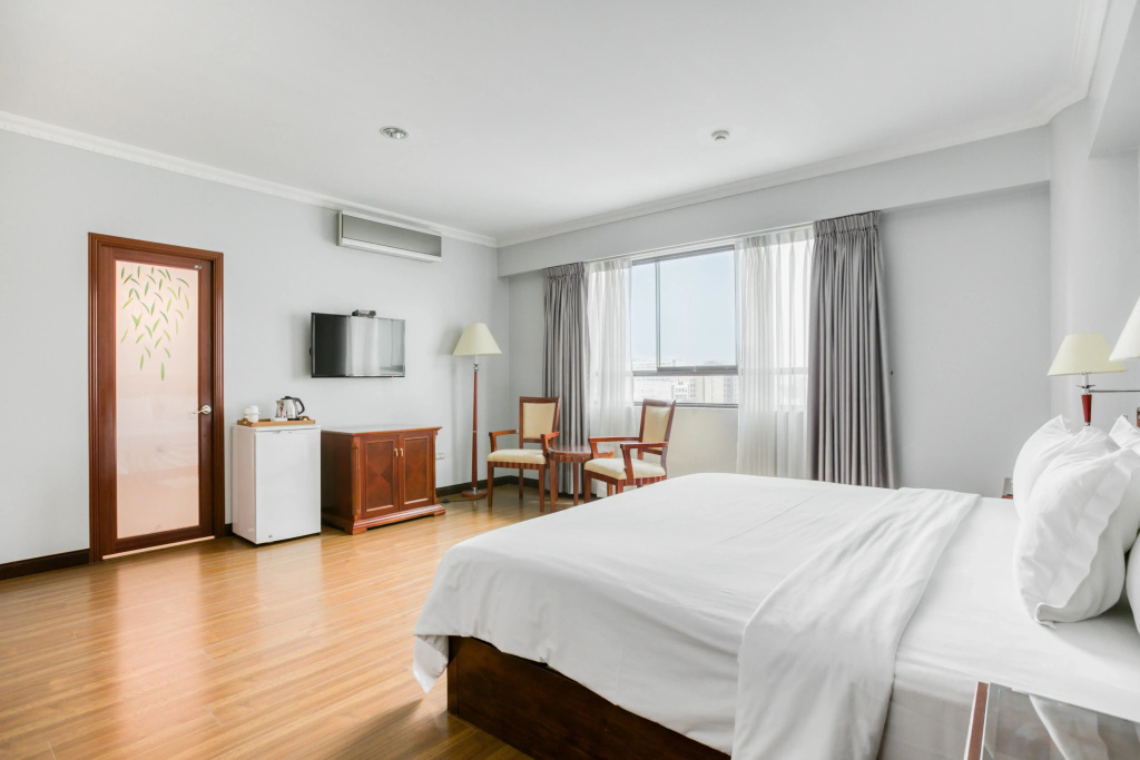 Kingdom Hotel — photo 4