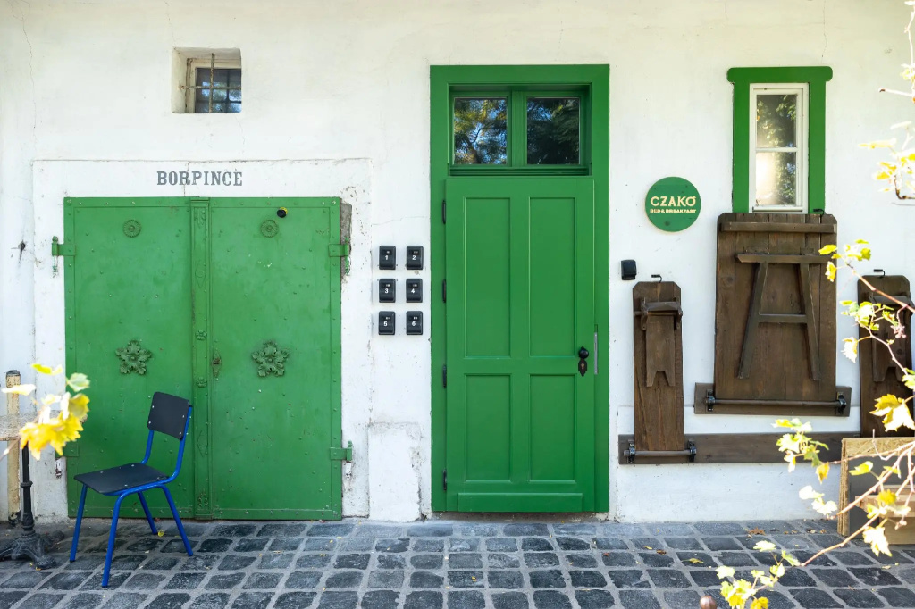Czakó Bed & Breakfast