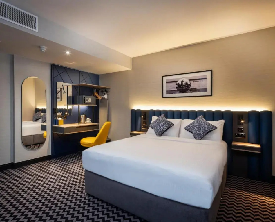 Academy Plaza Hotel — photo 6