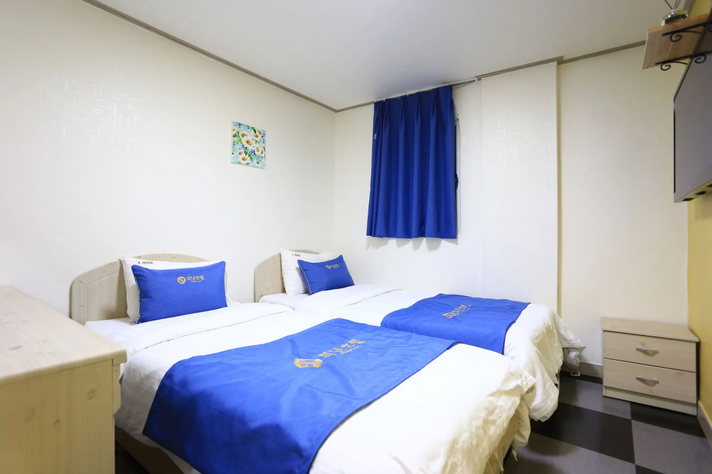 Peanut Hotel, photo 5