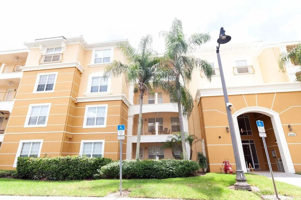 Condo 5min-universal Spacious Condo Vc101