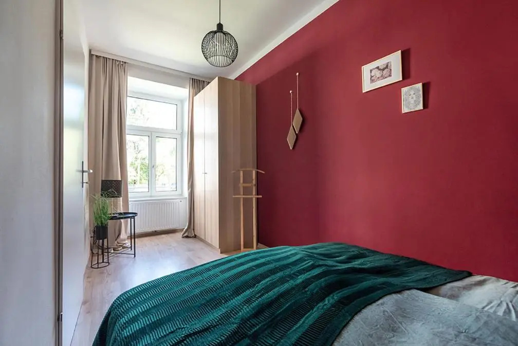 Colorful Apartment Facing Green Courtyard, photo 3