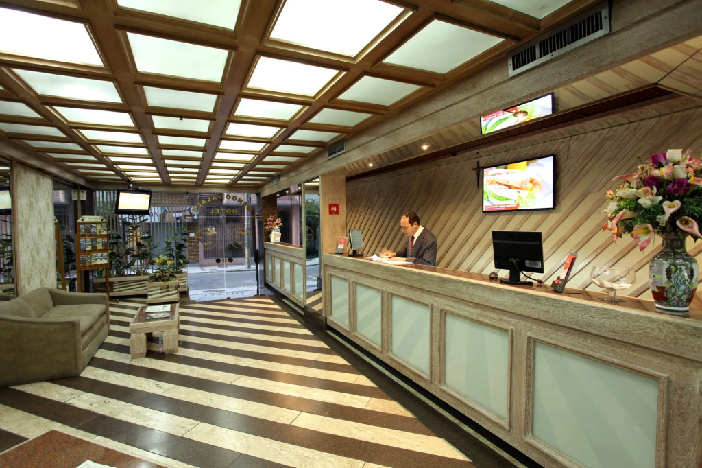 Mengo Palace Hotel, photo 2