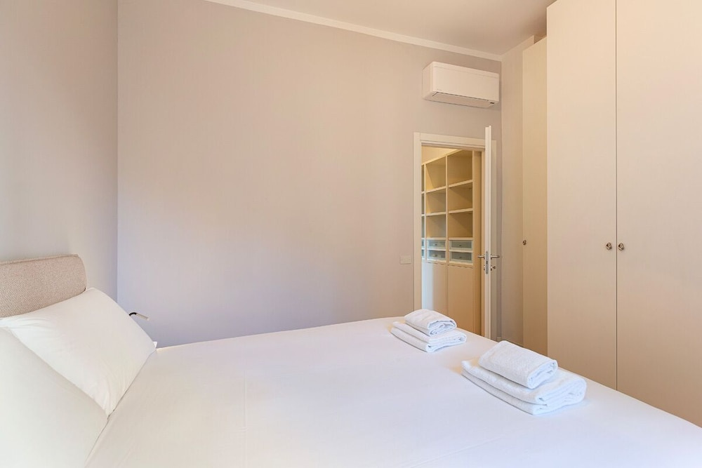 easyhomes - Piazza Erculea — photo 2