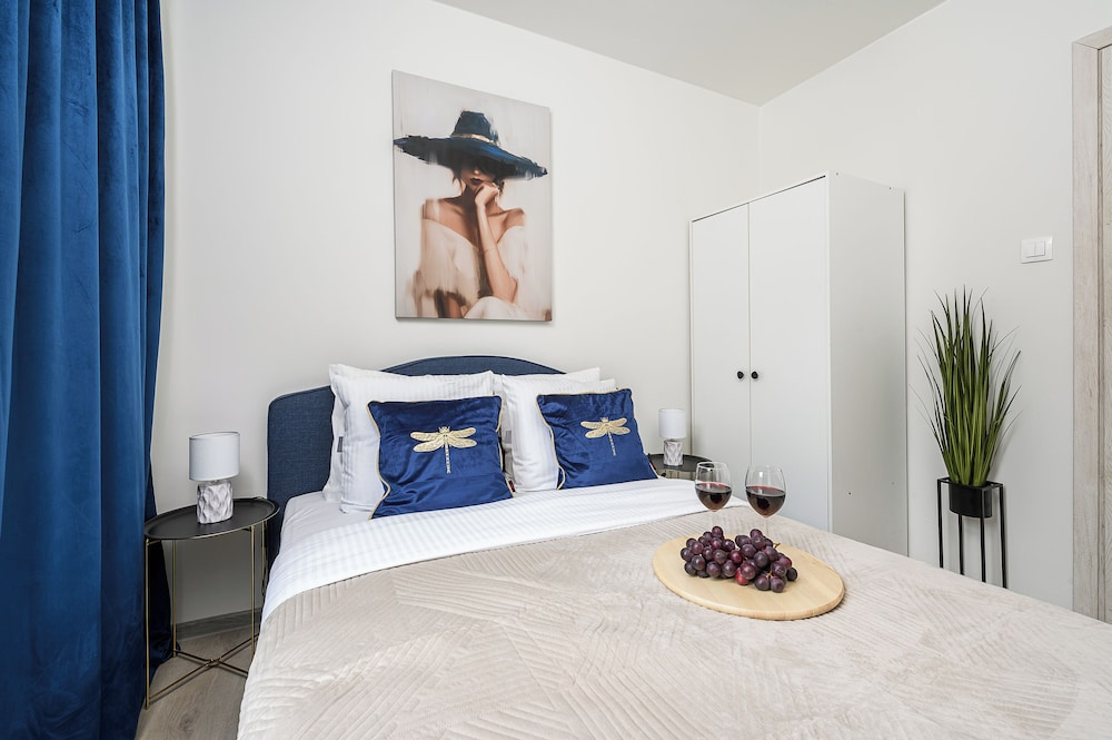 Lumina cozy 3-room apart near the metro — photo 6