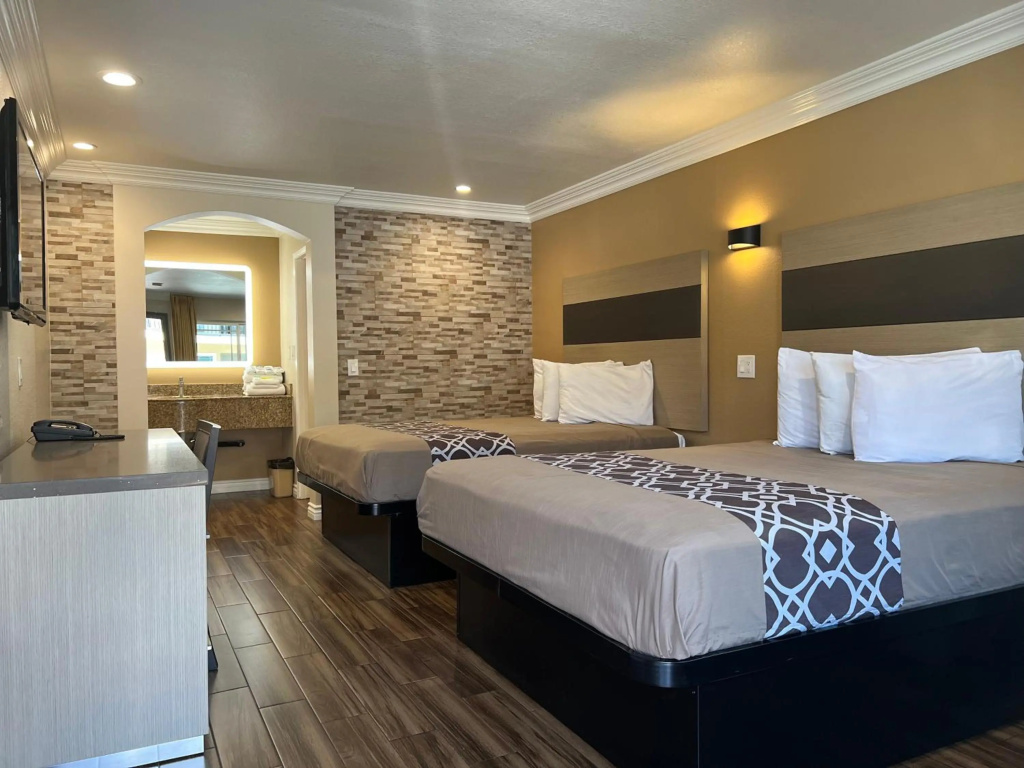 Walnut Inn & Suites West Covina, photo 3