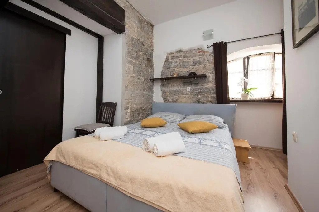 Elena Rooms, photo 4