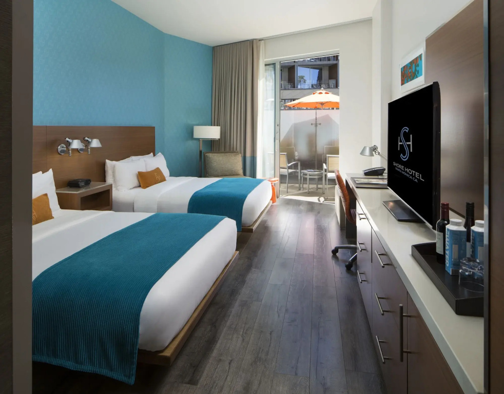 Shore Hotel, photo 2