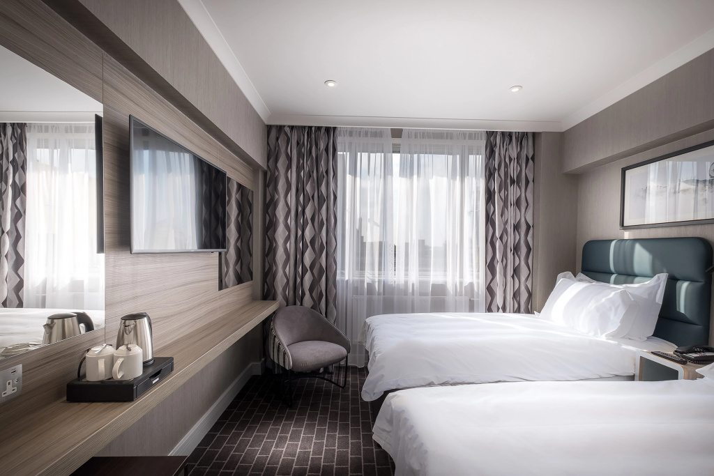 City Sleeper at Royal National Hotel — photo 5
